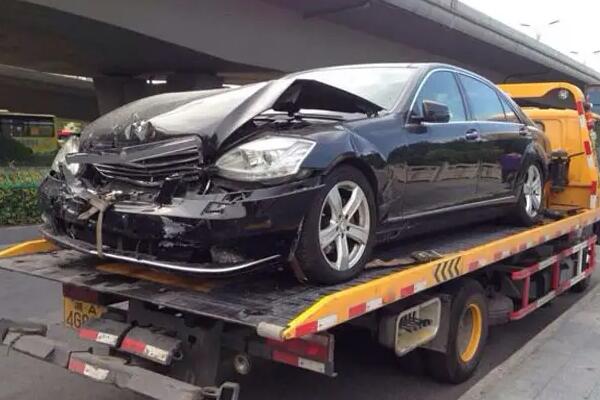 保险公司有免费道路救援服务吗?怎么使用?