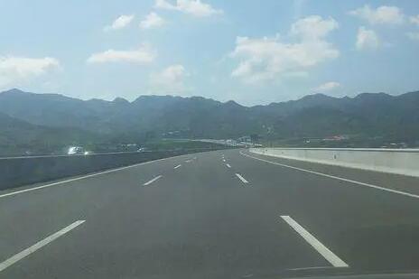 高速救援中如何准确说出自己的位置?如何定位?