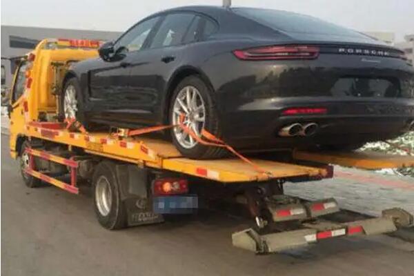 救援拖车要多少钱?汽车抛锚要注意什么?