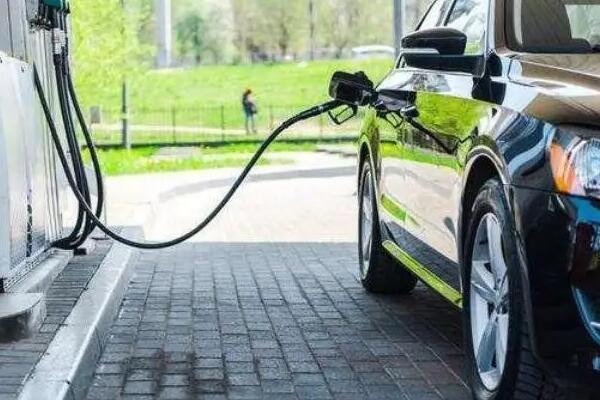 如果在道路上行驶时车子出现故障怎么办?