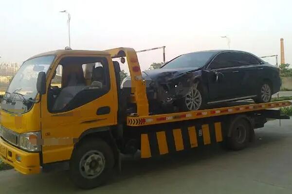 拖车价格是多少钱1公里,叫一次大拖车大概会花费多少钱