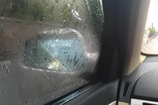 雨天开车注意事项有哪些?